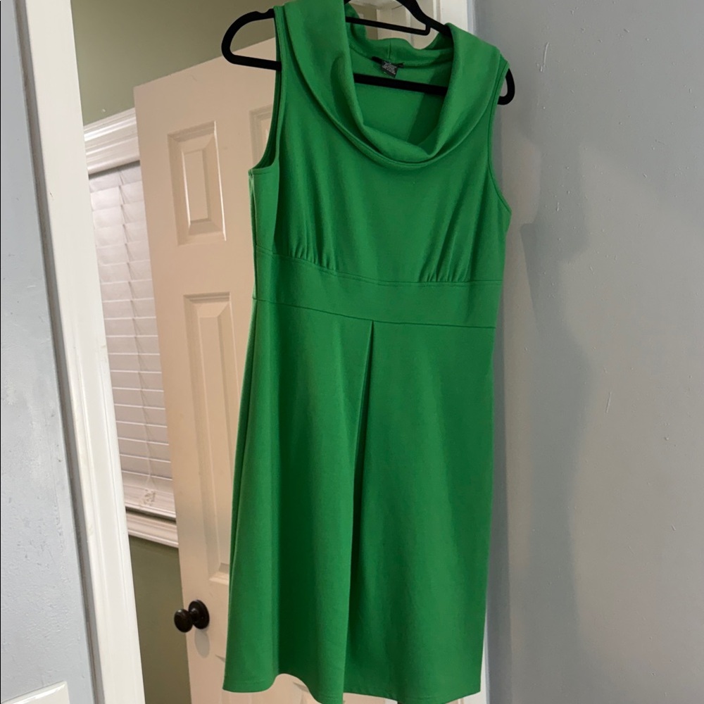 Spense Vibrant Green Midi Dress